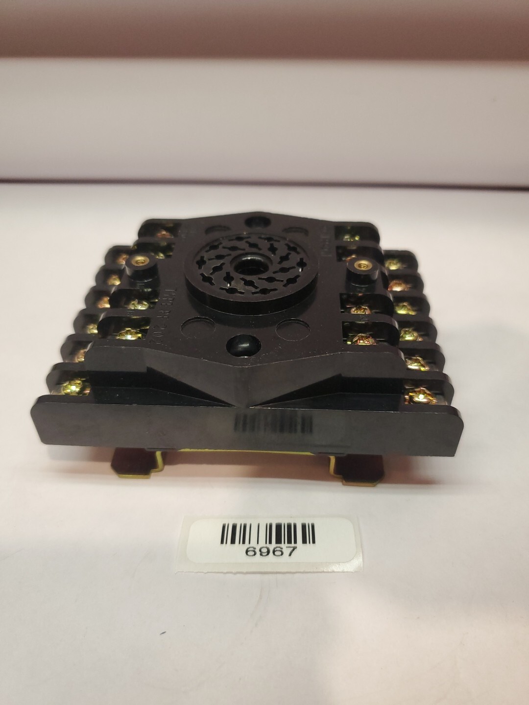 NEW OMRON 940-0770-00 RELAY BASE TYPE PF 202