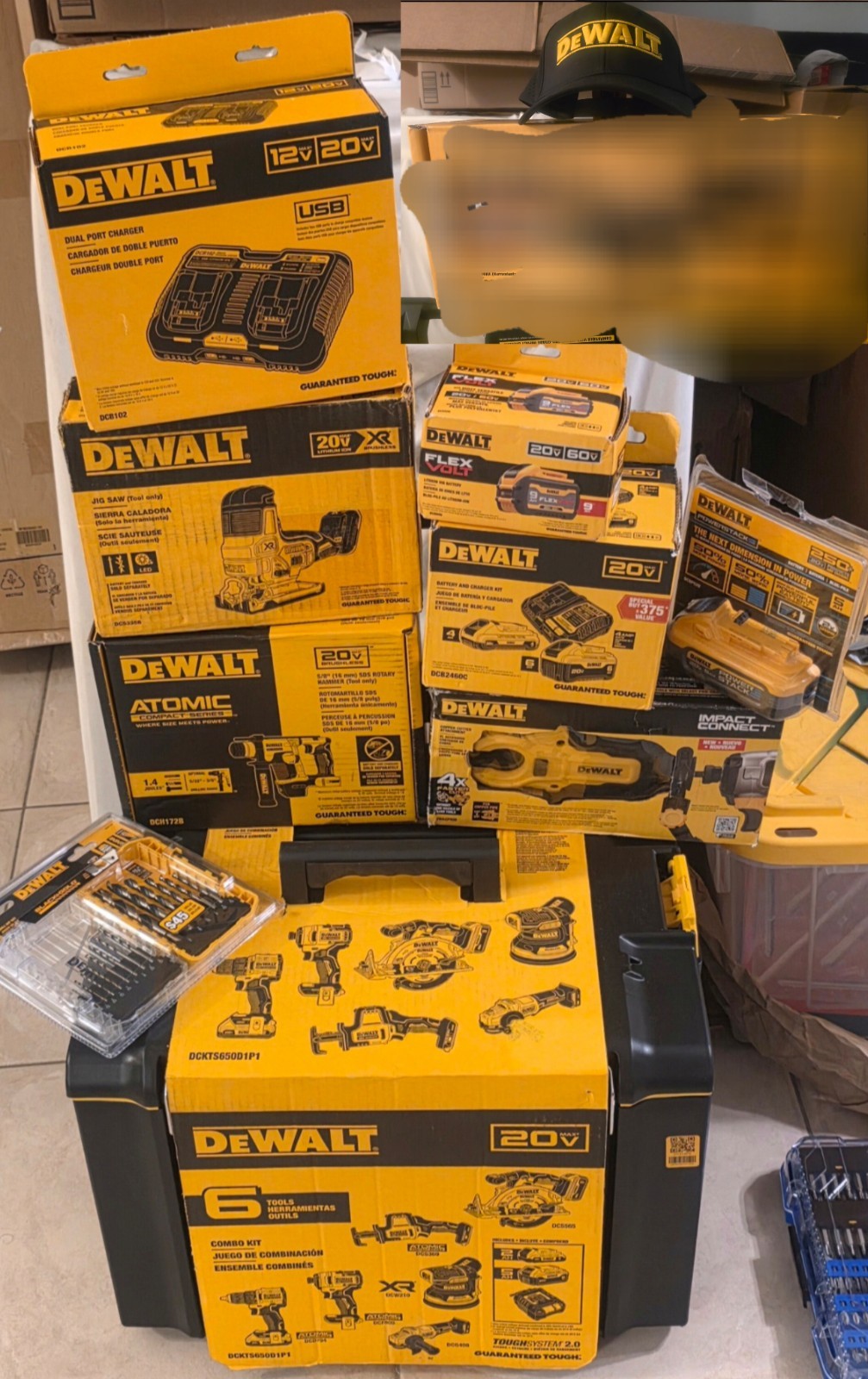 DEWALT 20V 8-Tool Combo Kit w/ TOUGHSYSTEM 2.0 Rolling Case and Extras (8)