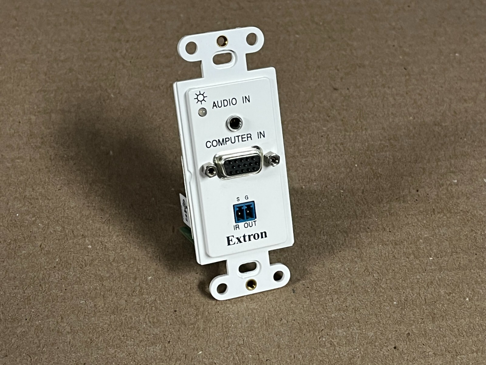 Extron PVT RGB D PoleVault IR Out VGA Video & Audio Input Wallmount