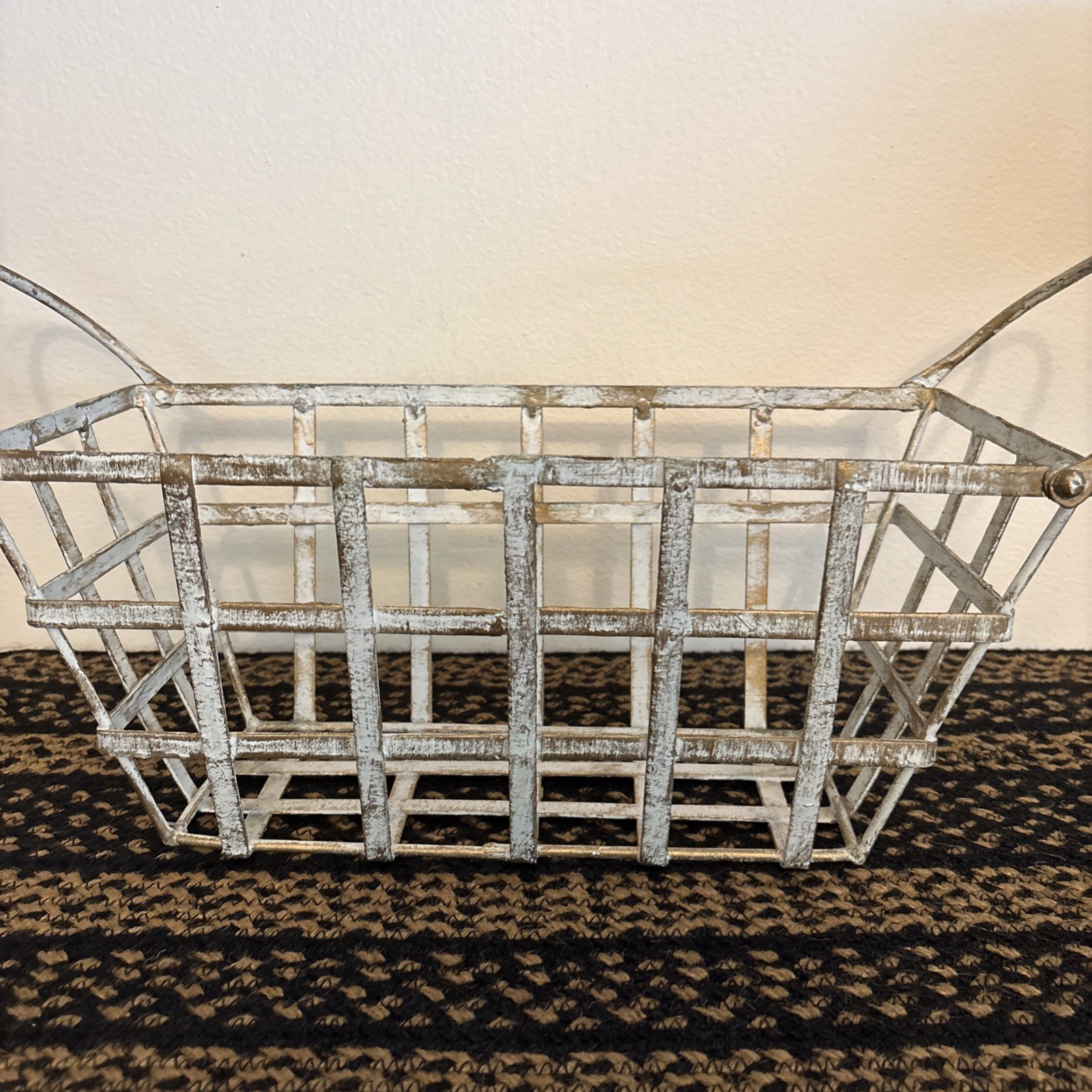 Metal Strap Basket Centerpiece Gold White Distressed Finish~Handled