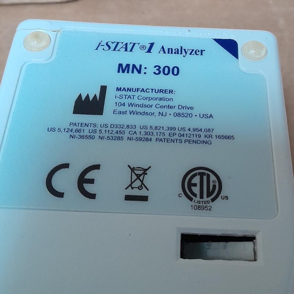 ABBOTT I-STAT 1 PORTABLE BLOOD ANALYZER 300 ! Q879 V