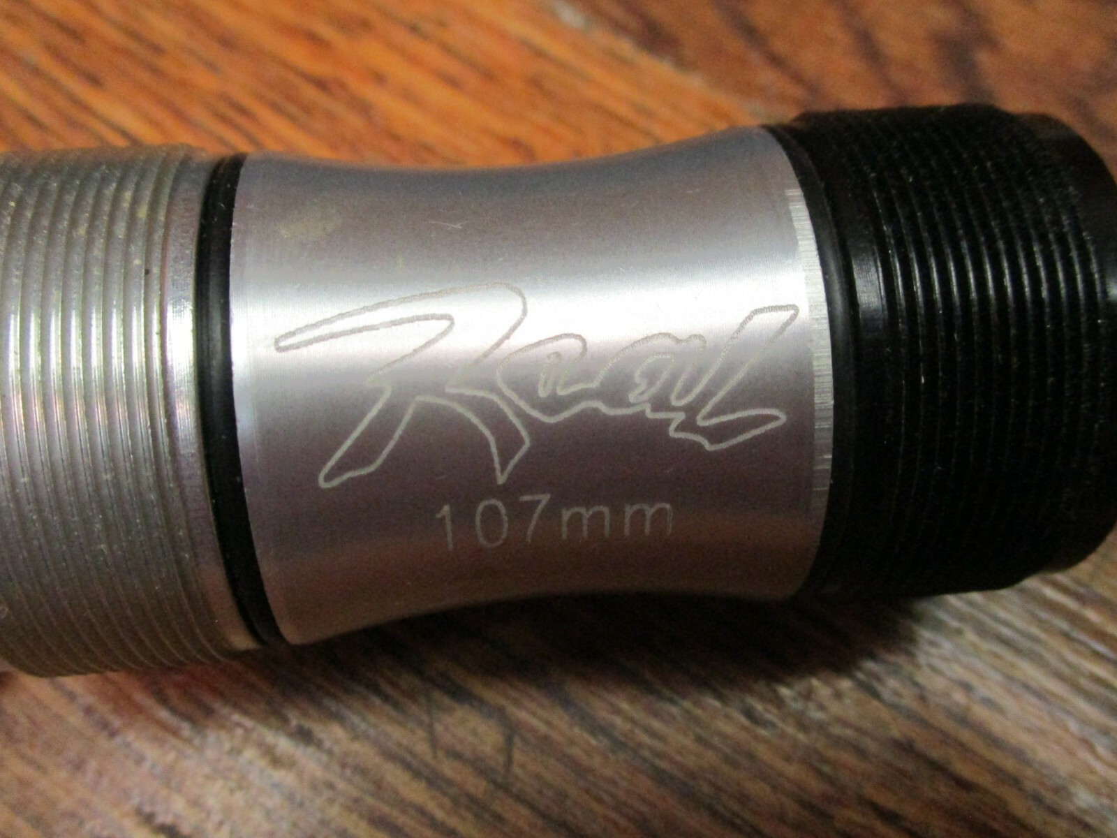 NOS REAL 1.37x24 73/68x107 TITANIUM SQUARE TAPER BOTTOM BRACKET