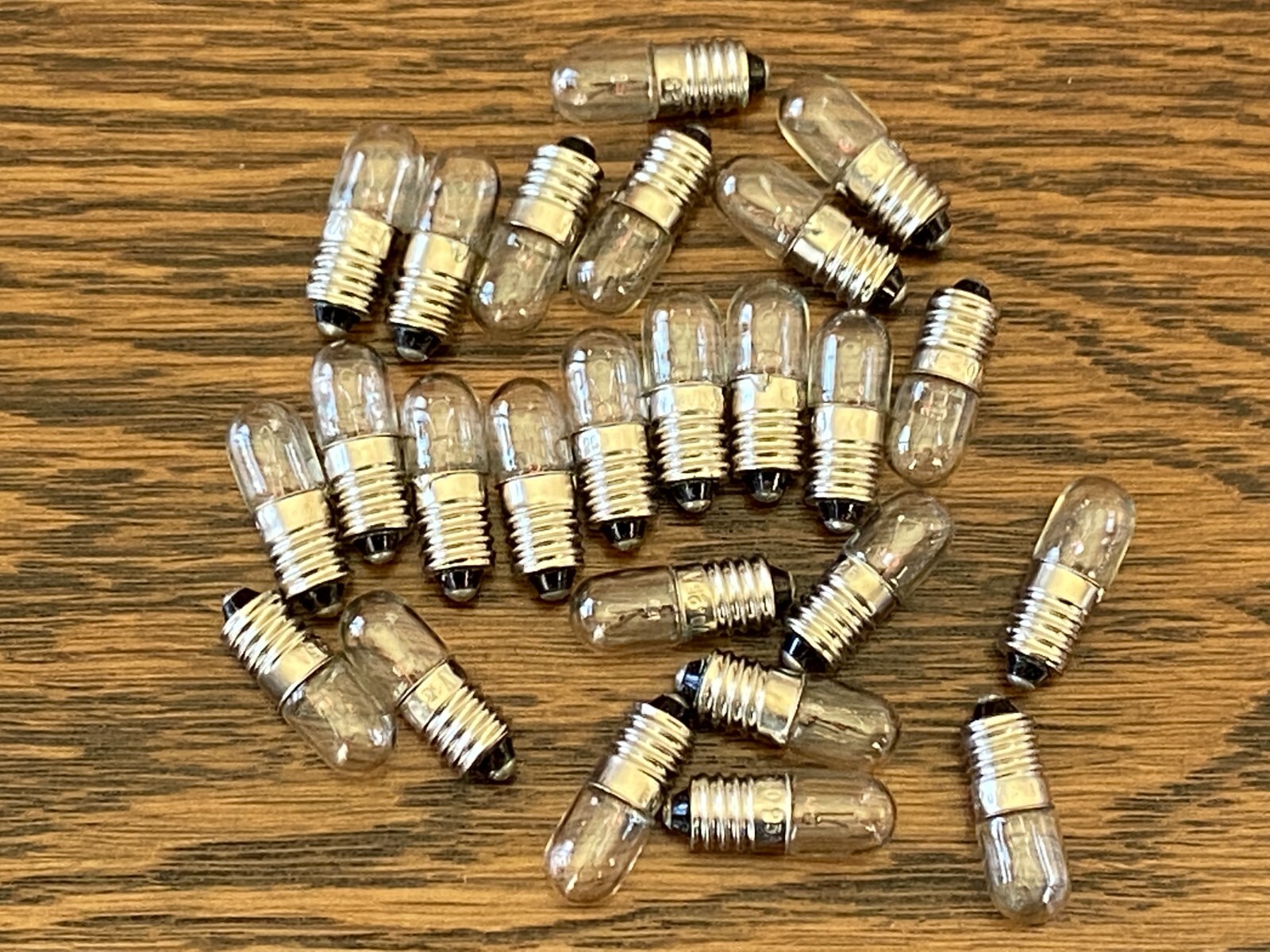 25 New #46 Incandescent Screw Base Lamp Light Bulbs 6v 6.3v .25A E10 (Qty)
