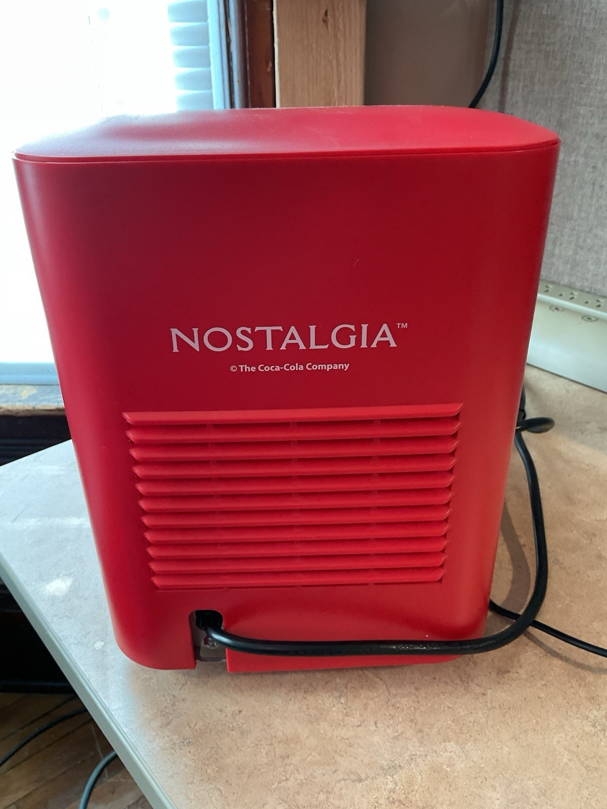 Coca-Cola Automatic Ice Maker, Self- Cleaning, Countertop 26 Lb