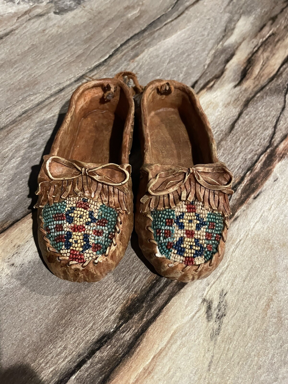 Ceramic Indian Style Wall Hanger Slippers Brown With Malty Color Toe