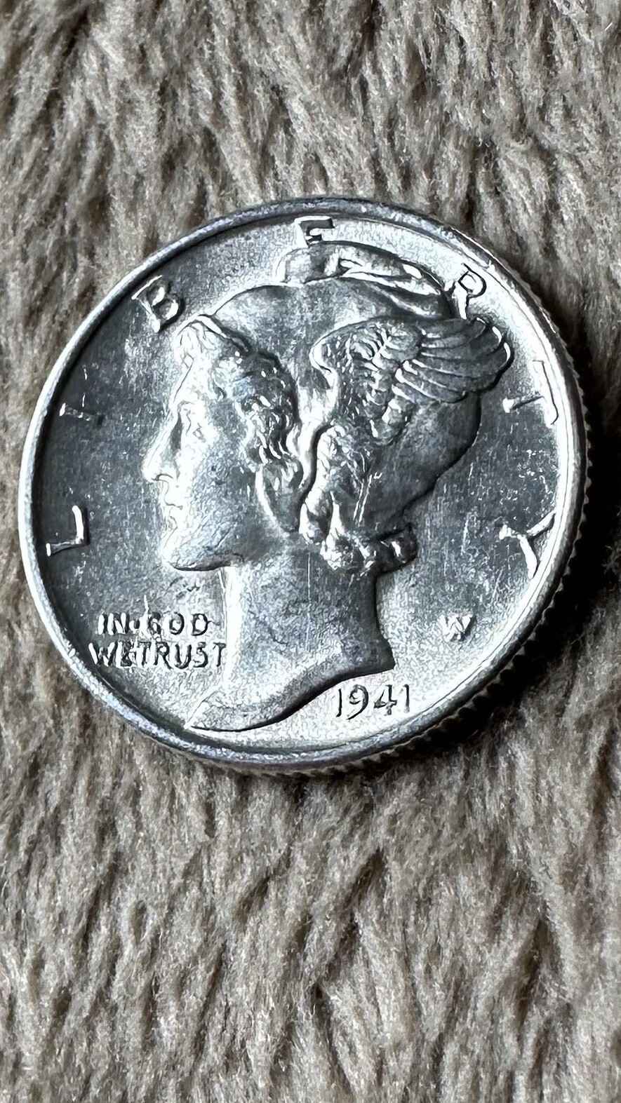 1941 D Mercury Dime Circulated 90% SILVER Denver Mint NICE SPLIT BANDS