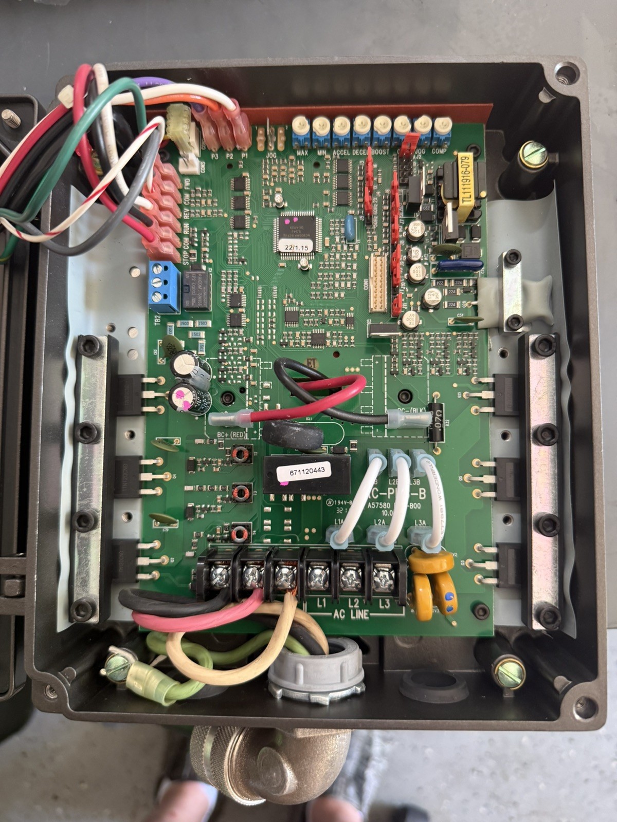 KBAC-45 (9530) 3HP NEMA 4X AC KB DRIVE
