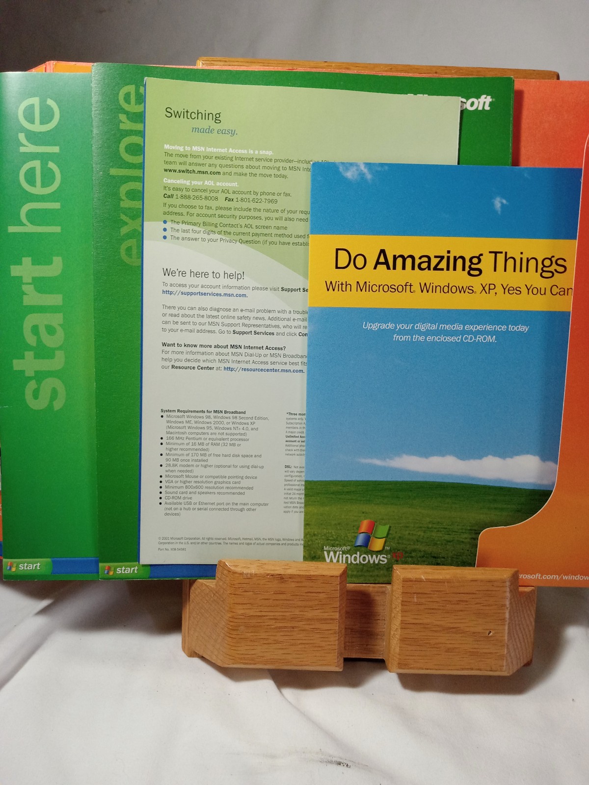 Microsoft Windows XP Home Edition PC Software 2002 CD Manual With Product Key
