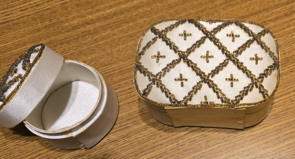 VINTAGE FABRIC TRINKET BOXES CREAM WITH GOLD BEADWORK ROUND AND RECTANGLE SET