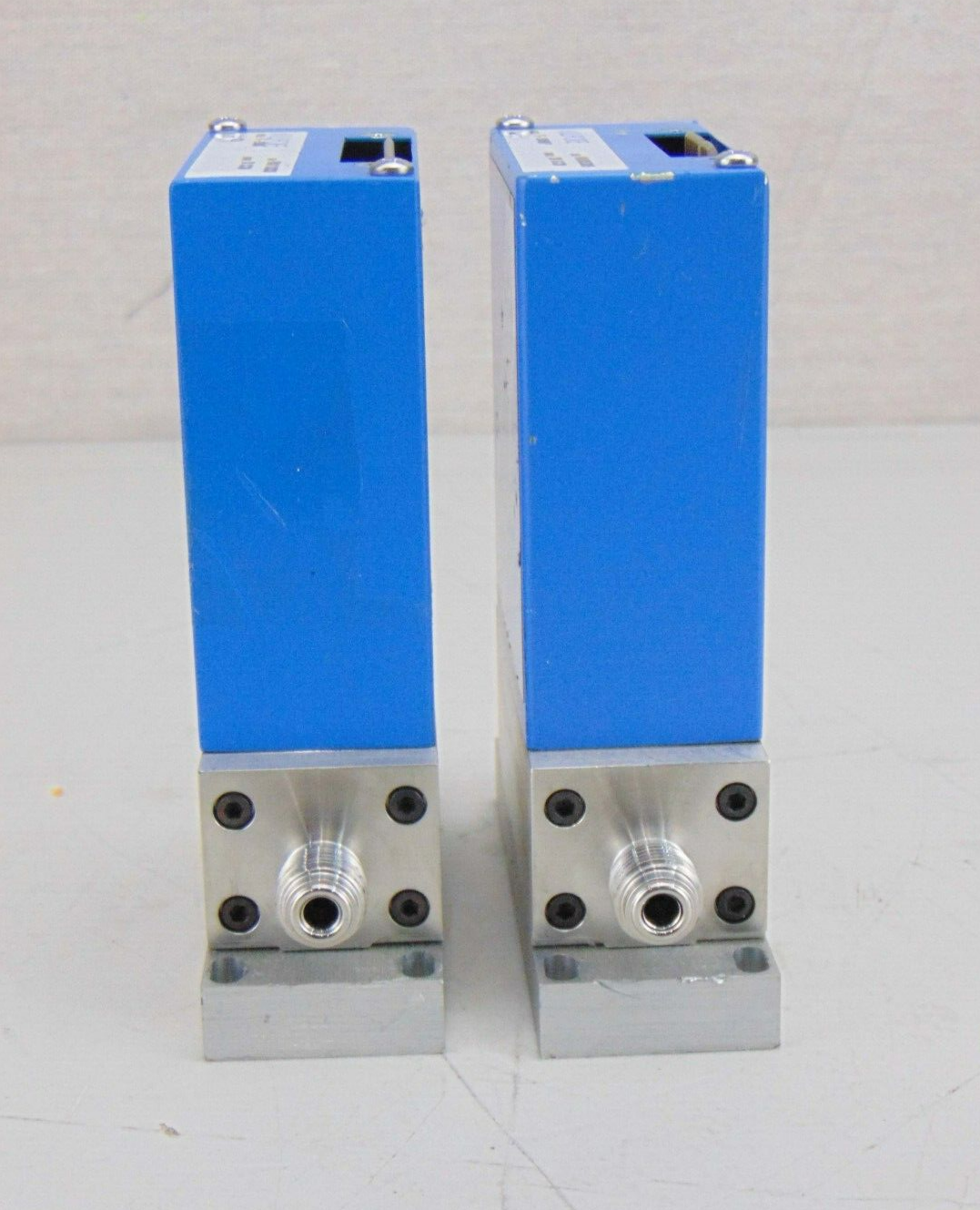 Millipore FC-2900M FC-2900MEP Mass Flow Controller 50cc CL2 200cc He, lot o 2