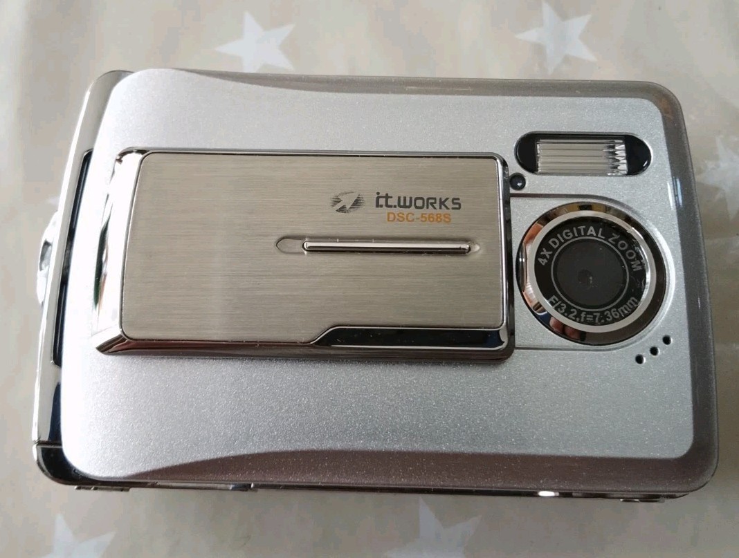IT Works DSC-568S Digital Compact Camera Working Condition