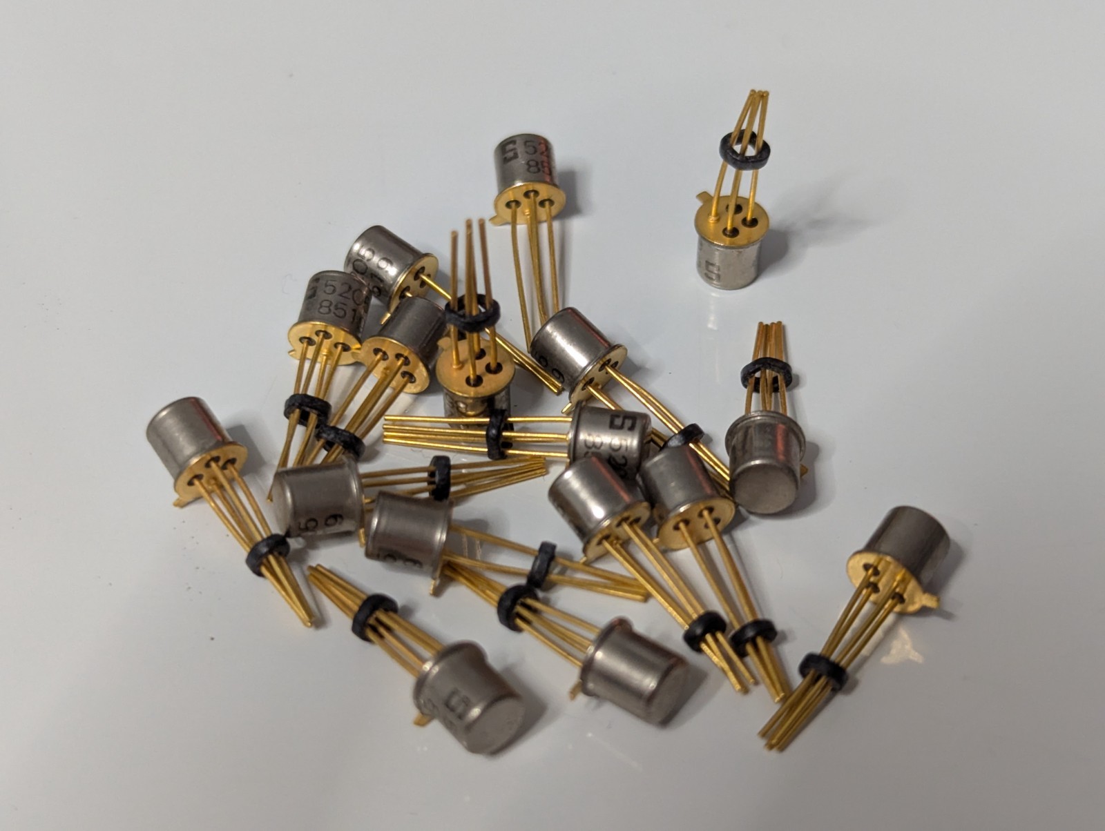 Signetics NE5205 Wide-band High-Frequency Amp NE5205EC VINTAGE NOS GOLD LOT