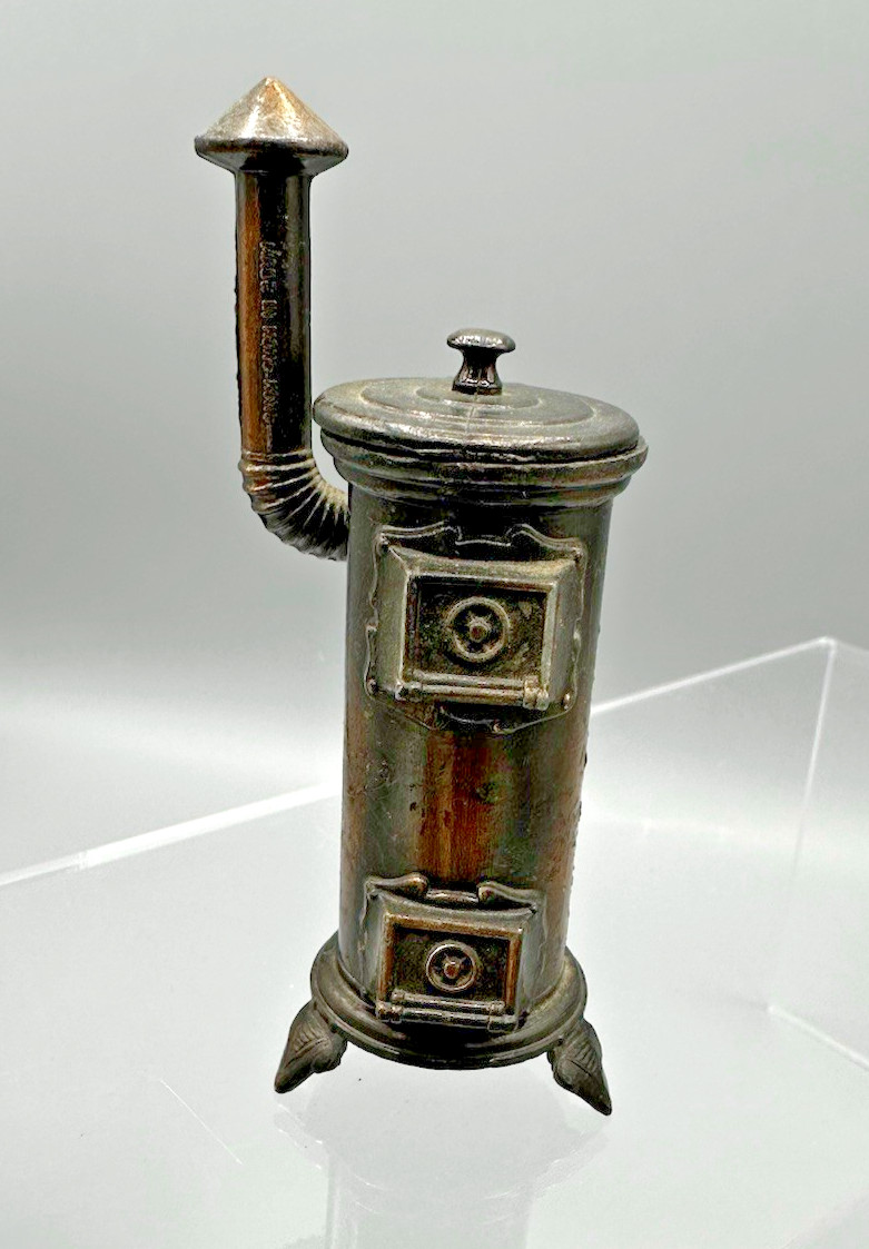Vintage Play Me cast iron stove novelty pencil sharpener