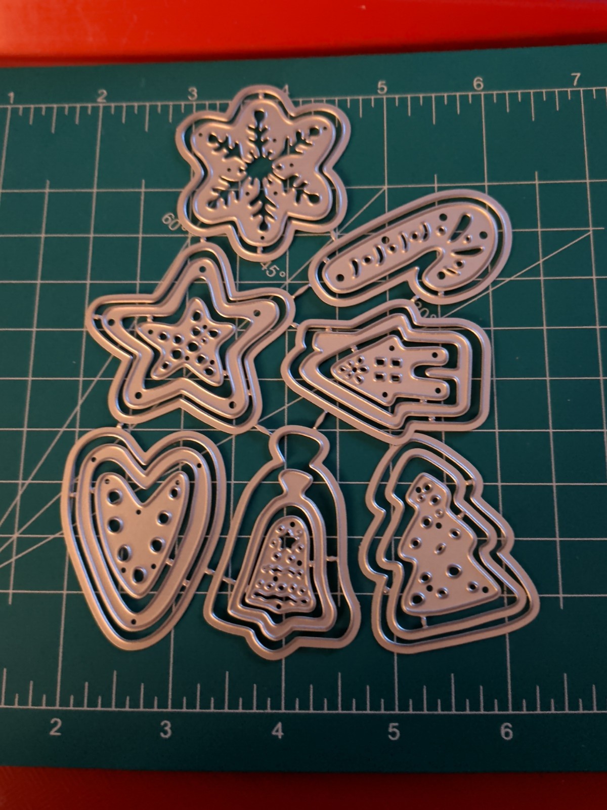 Universal Thin Metal Die Cut Tool Christmas Cookie Tree Heart Gingerbread House