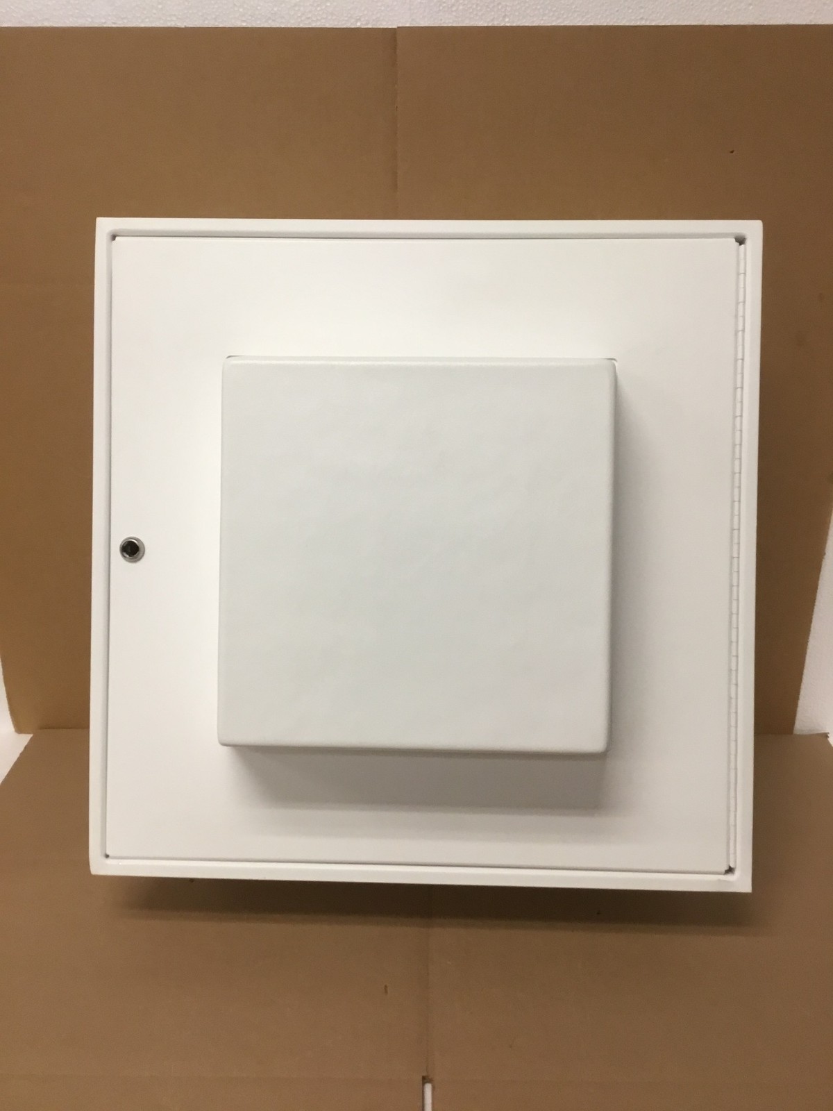 Oberon 1074 Ceiling Enclosure 2x2 Locking WiFi Mount White WORKS FREE SHIPPING