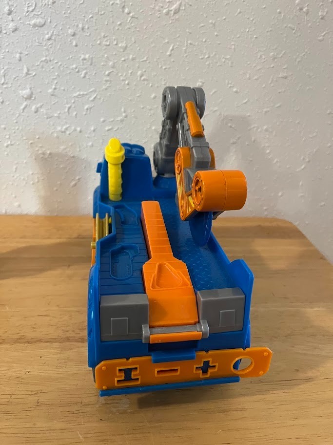 Play-Doh Diggin' Rigs Buzzsaw Truck, 2013