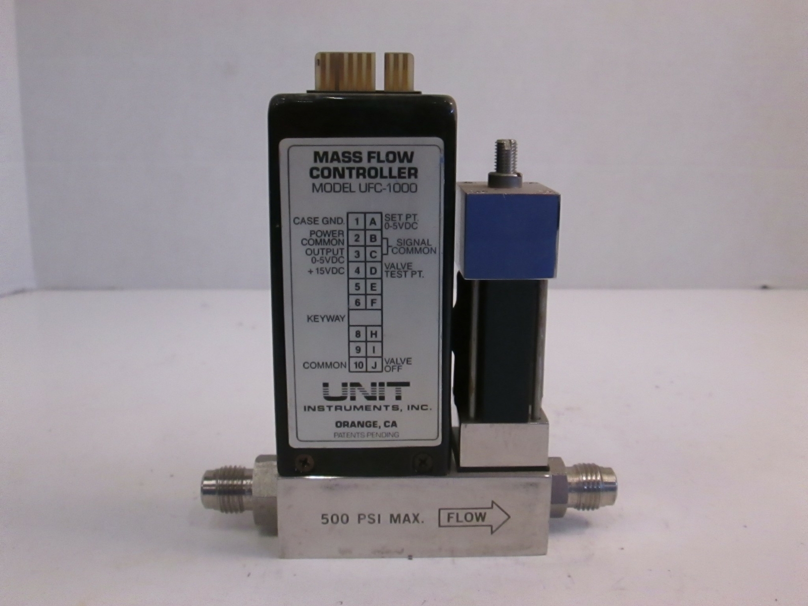 Unit UFC-1000 Mass Flow Controller MFC, H2, 500 SCCM