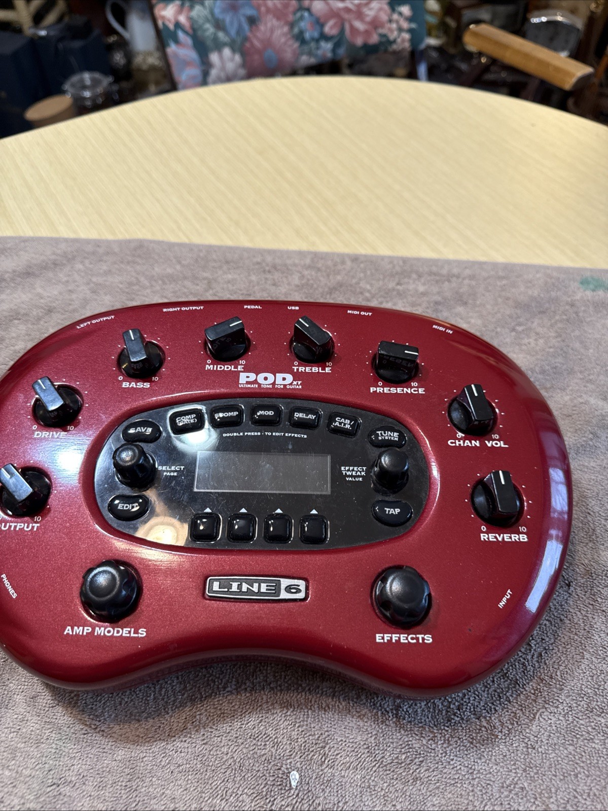 Line 6 PodXT Guitar Tone Processor Multi Effects Processor Pedal