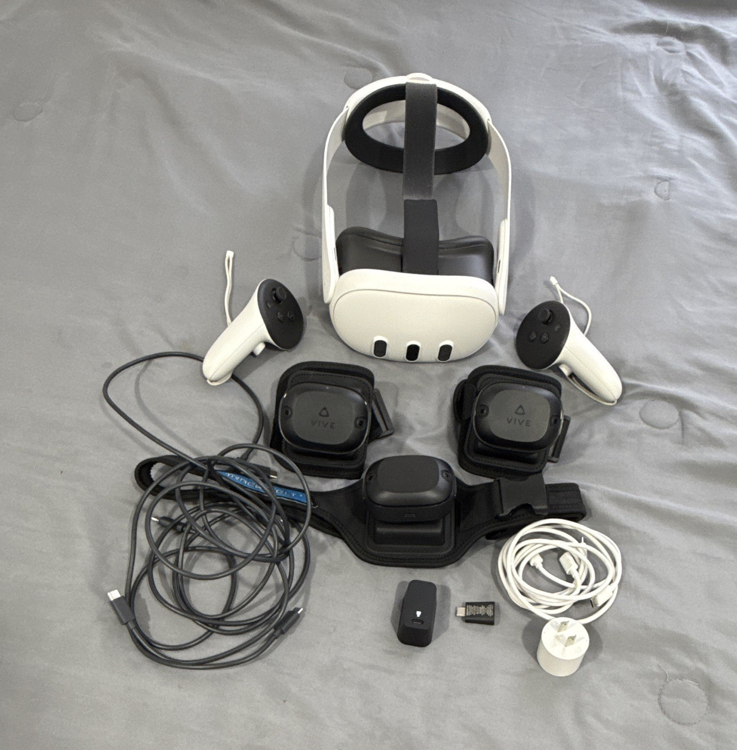 Meta Quest 3 Standalone VR Headset w/ Controllers + 3 VIVE Trackers