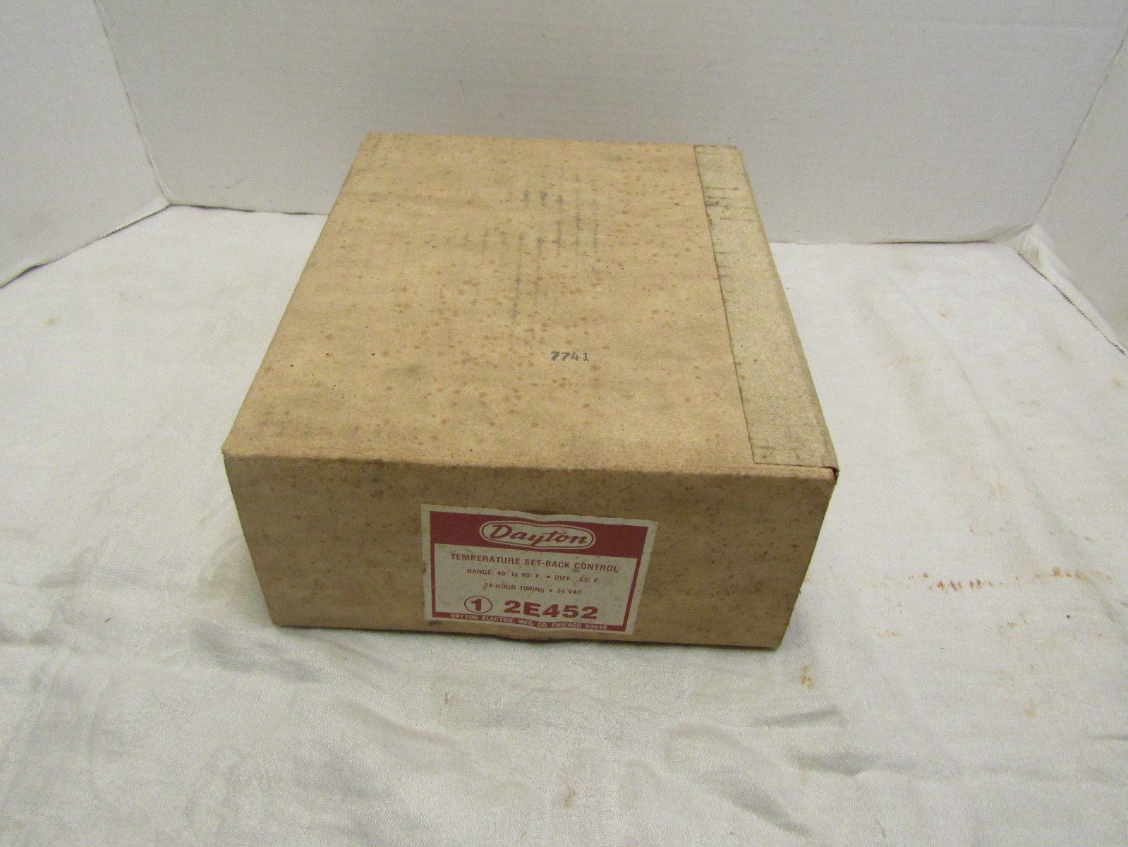 Dayton 2E452 Temperature Set-Back Control Thermostat New in Box FREE SHIPPING