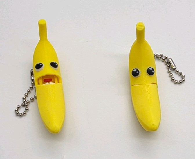 Articulated Banana Fidget Keychain