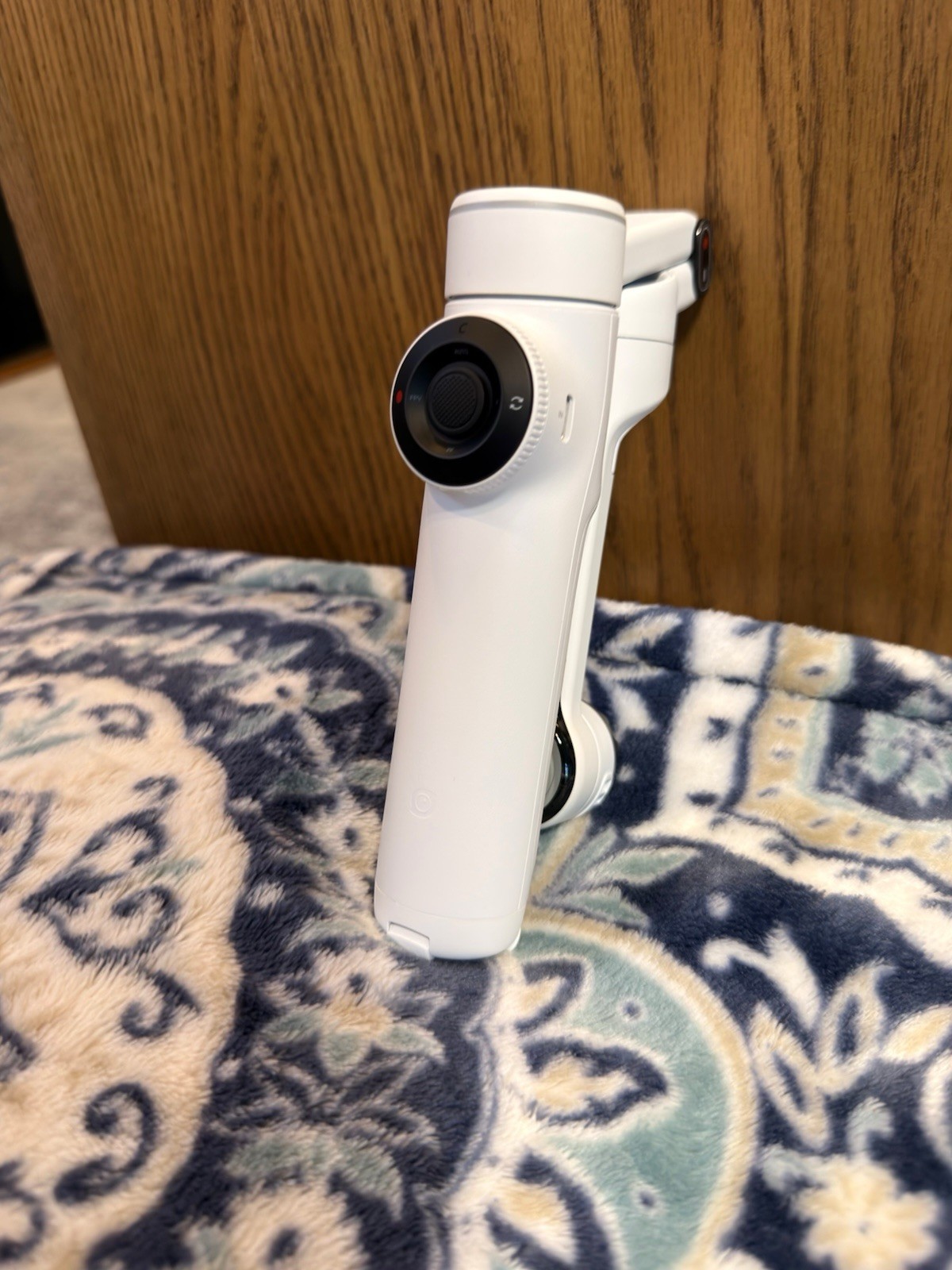 Insta360 Flow 2 Pro 3-Axis AI-Powered Smartphone Gimbal Creator Bundle - White