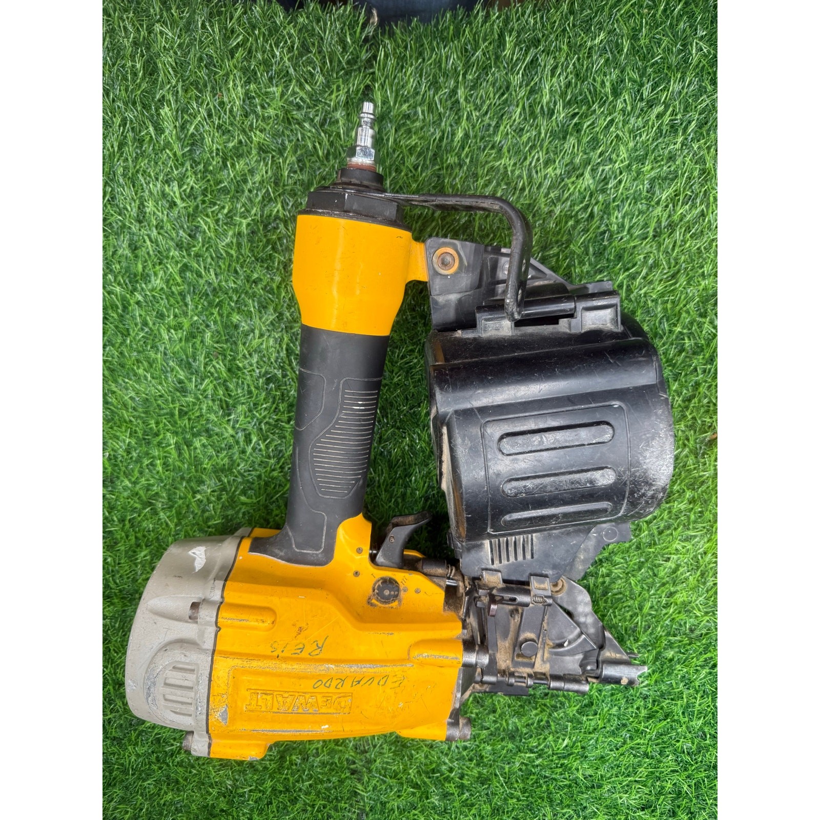 DEWALT DWF83C 15° Pneumatic Coil Framing Nailer - tested/ works