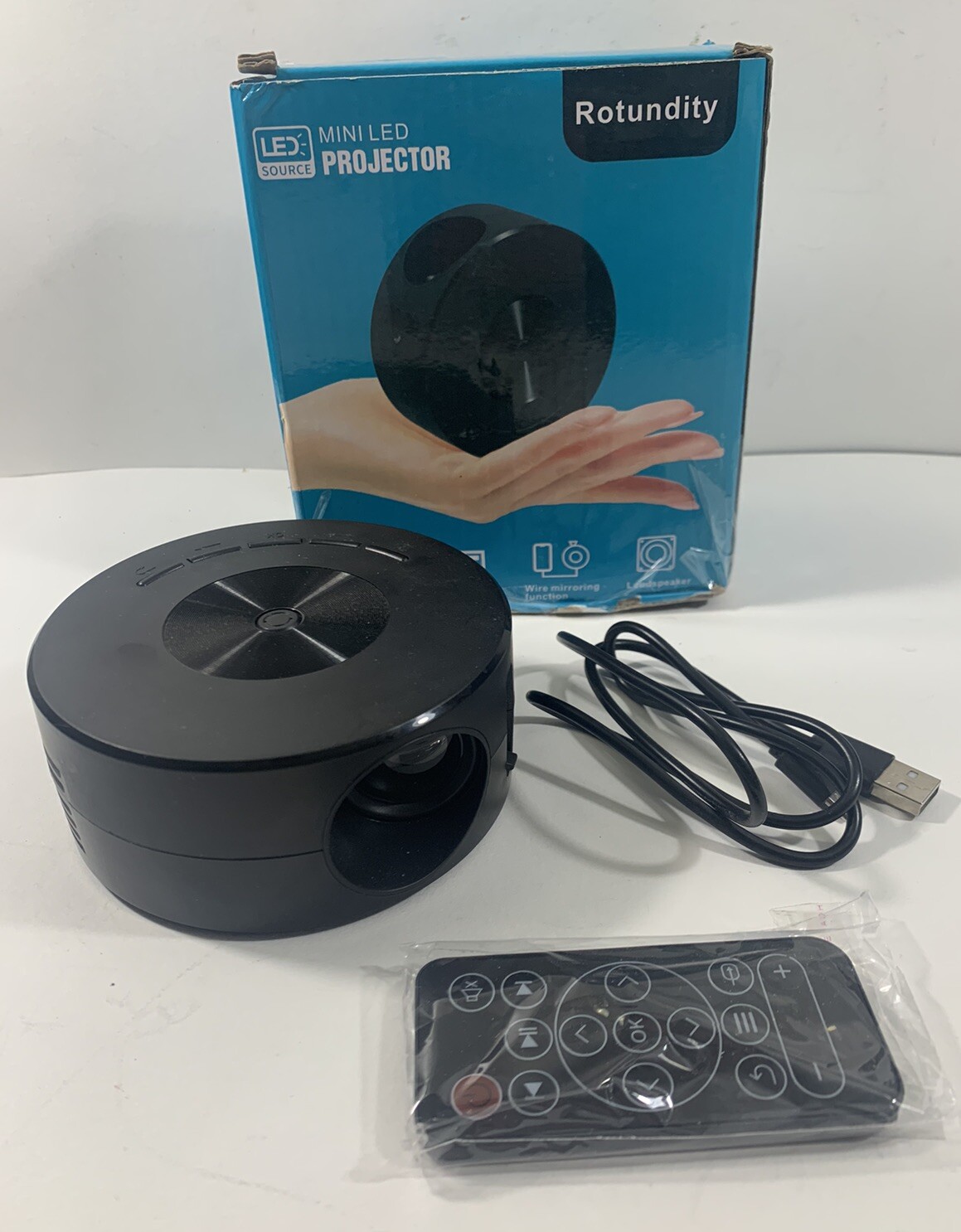 Time to Enjoy mini projector LED 1080 pixels, Open Box. Nice! Fast Shipping!