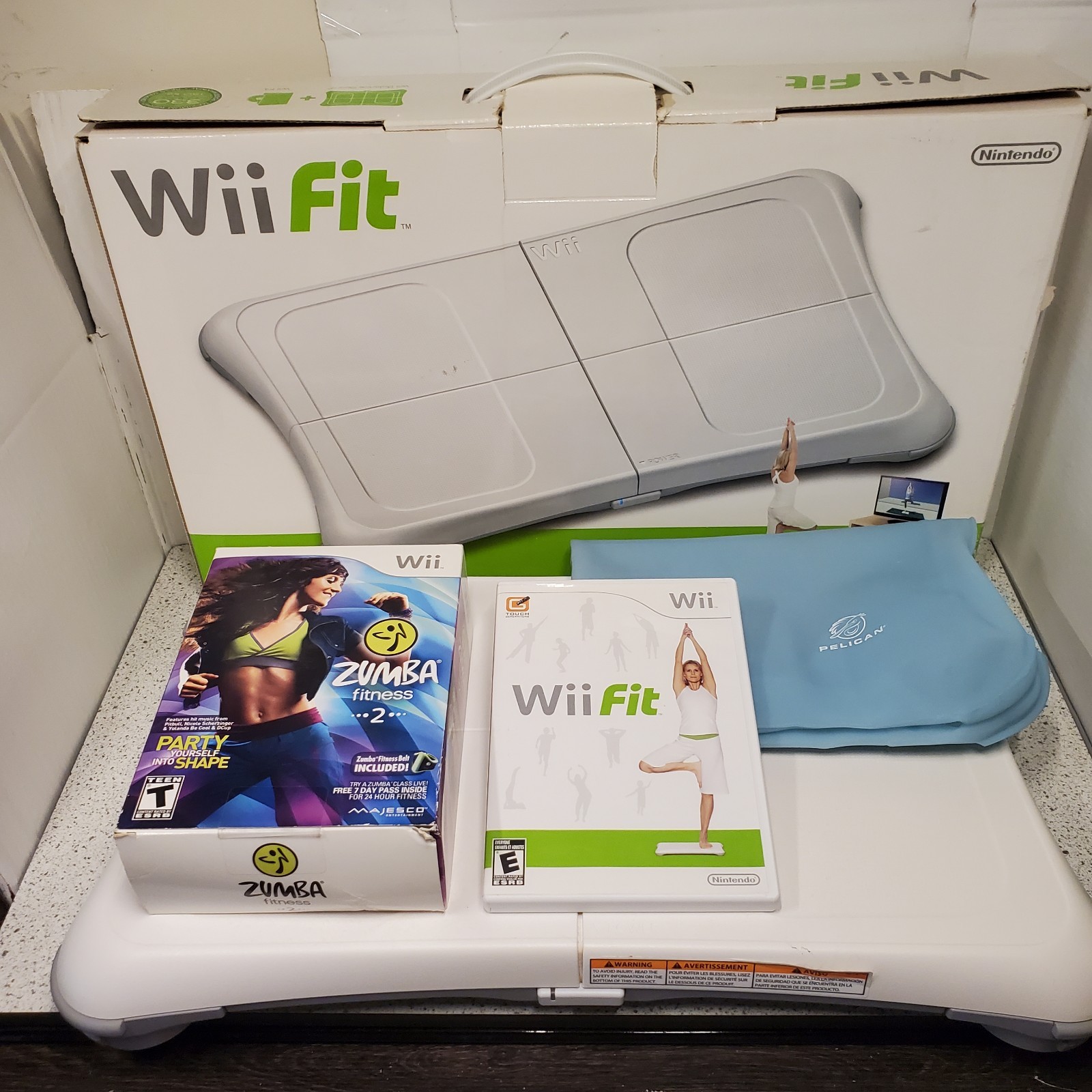 Nintendo Wii Balance Board w/ Zumba 2 Wii Fit Pelican Sleeve Clean & Tested