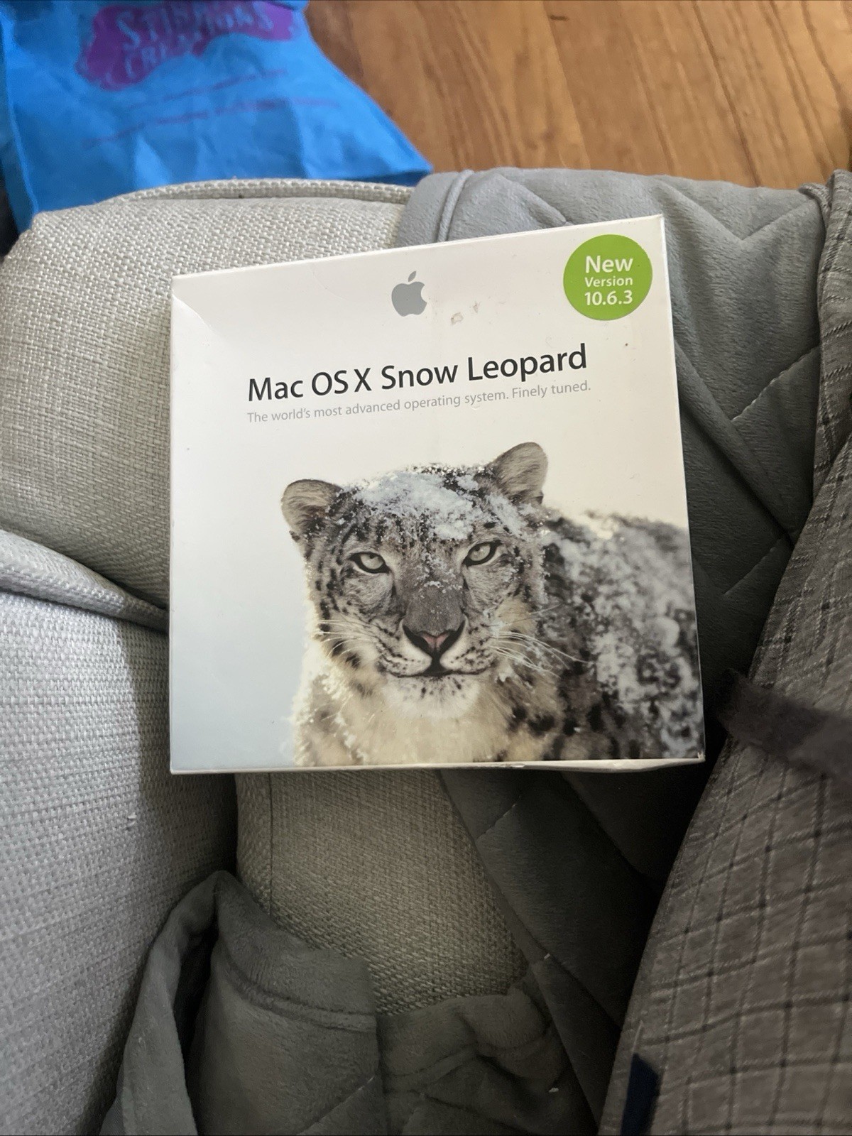 Apple Mac OS X Snow Leopard 10.6.3 Family Pack Install DVD Complete Box Set