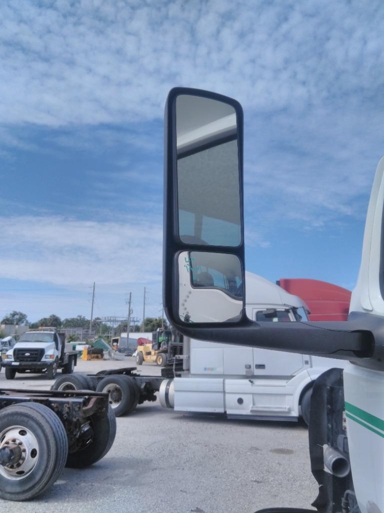 For 2020 INTERNATIONAL RH CAB/DOOR MIRROR Left ,  FL
