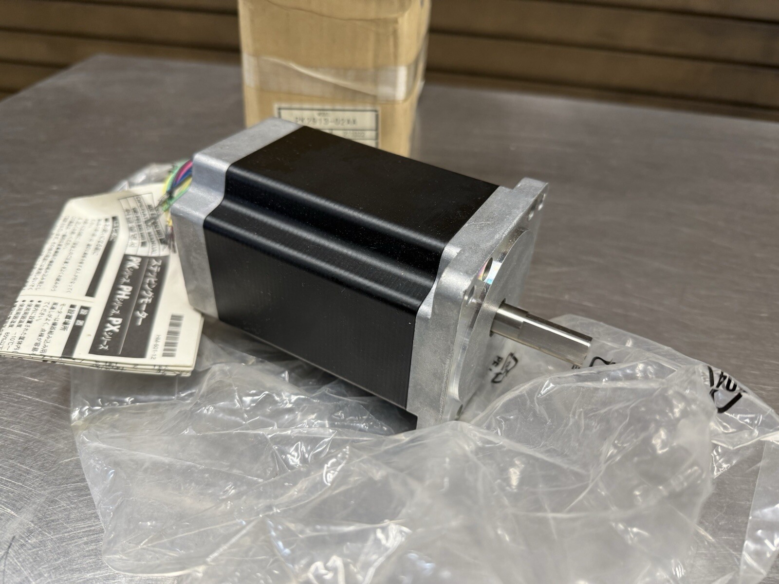 VEXTA PK2913-02AA Stepper Motor 2PH, 1.8° step, DC 4A - New