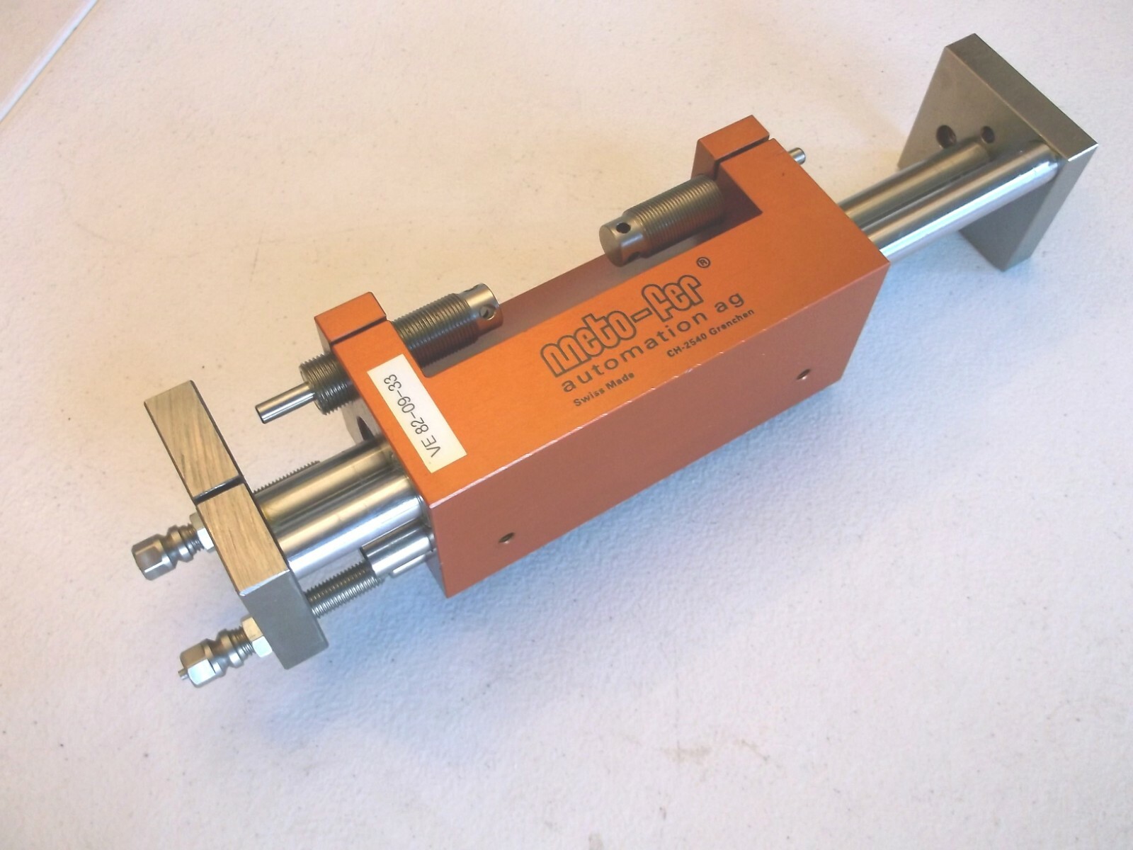 Meto-Fer VE-82-09-33 Precision Linear Actuator / Slide New