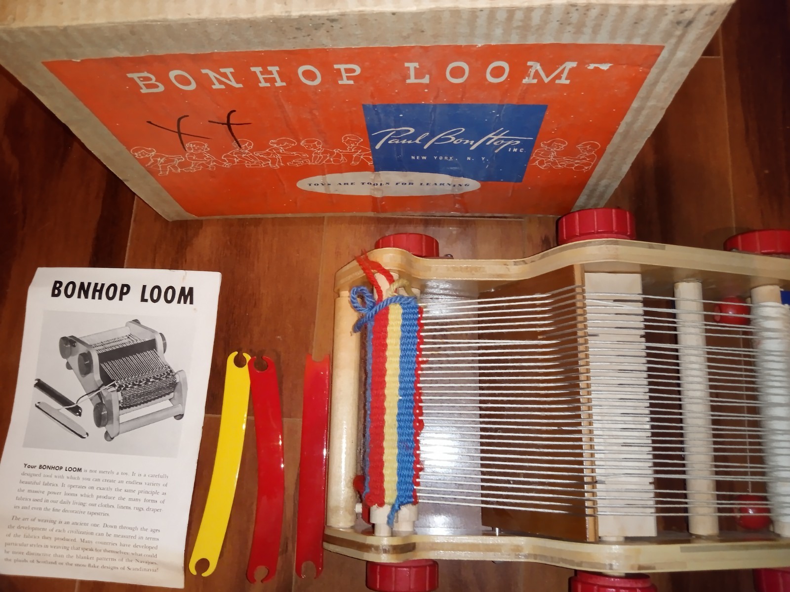 Vintage toy. Paul Bonhop NY Vintage Weaving Loom 1949  W/box, book, Complete Set