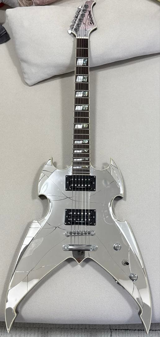 Silvertone Apocalypse Kiss Electric Guitar