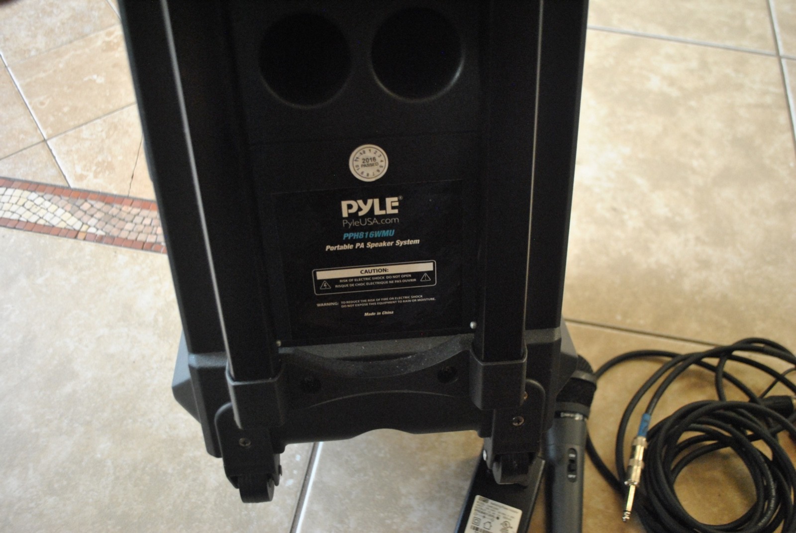 pyle PPH816WMU karoke machine with mic all cables