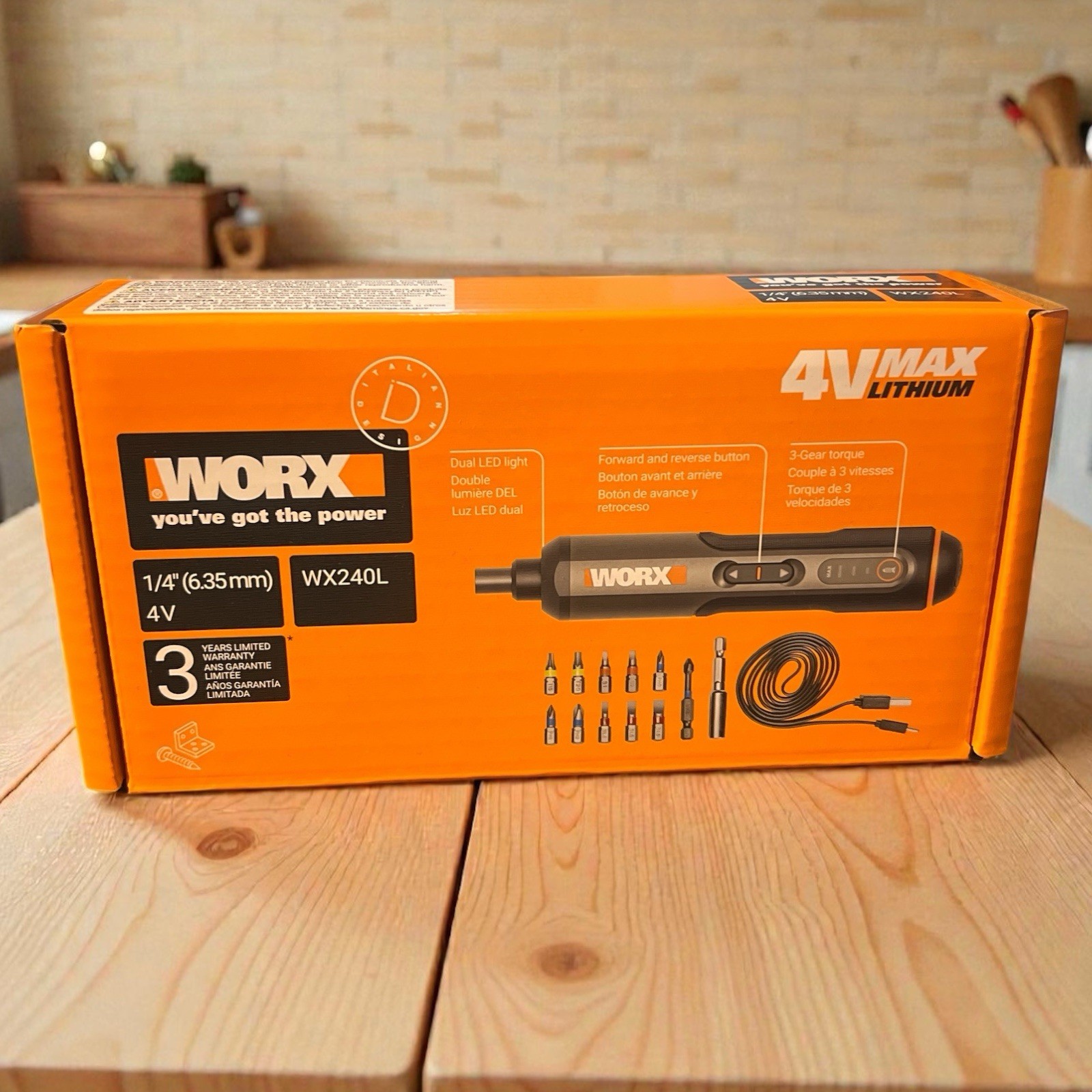 WORX 4V 3-Speed Compact Cordless Screwdriver Kit with 12 Bits & Dual LED Lights
