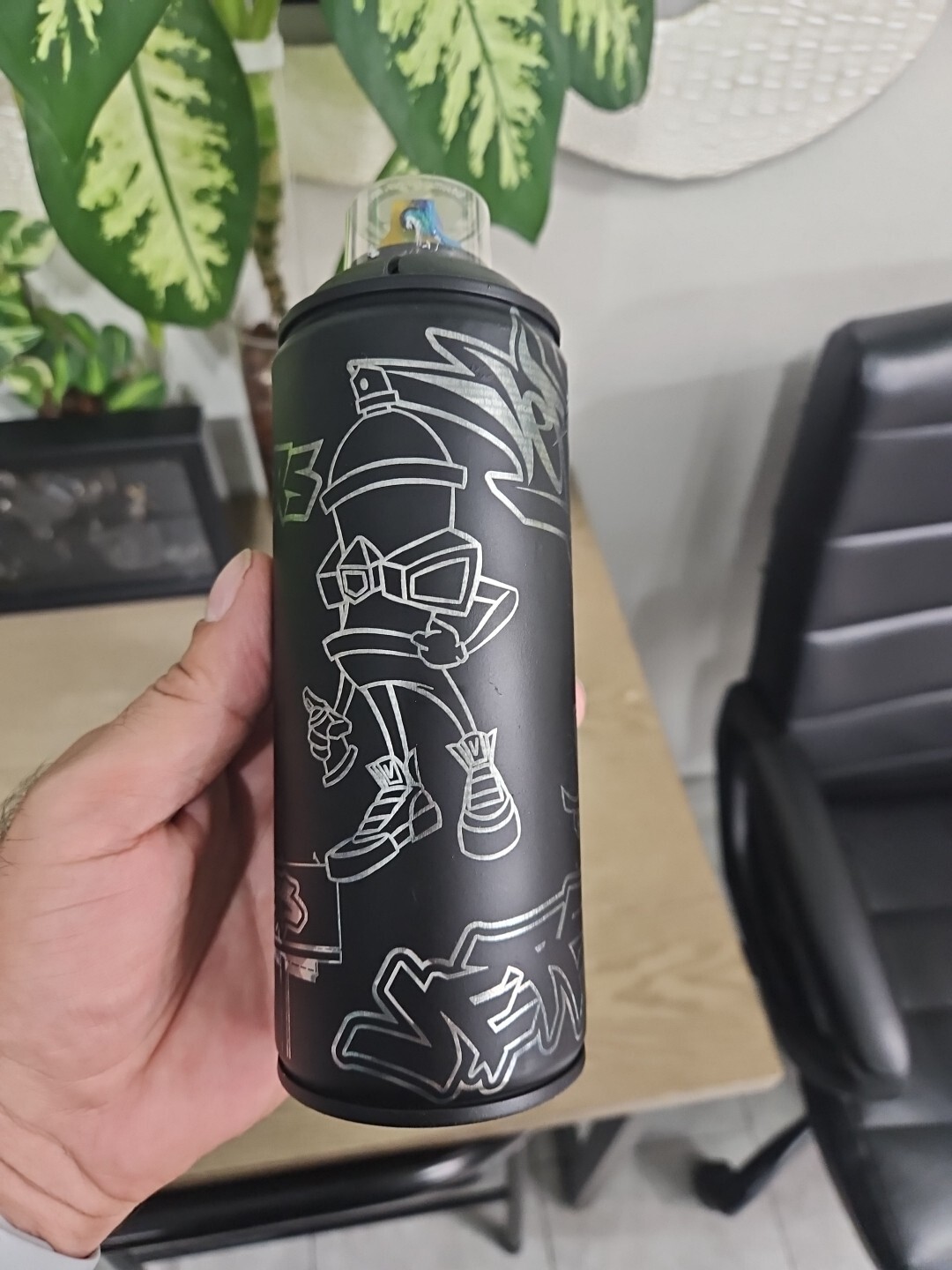 Vers limited edition spray paint X2 Empty