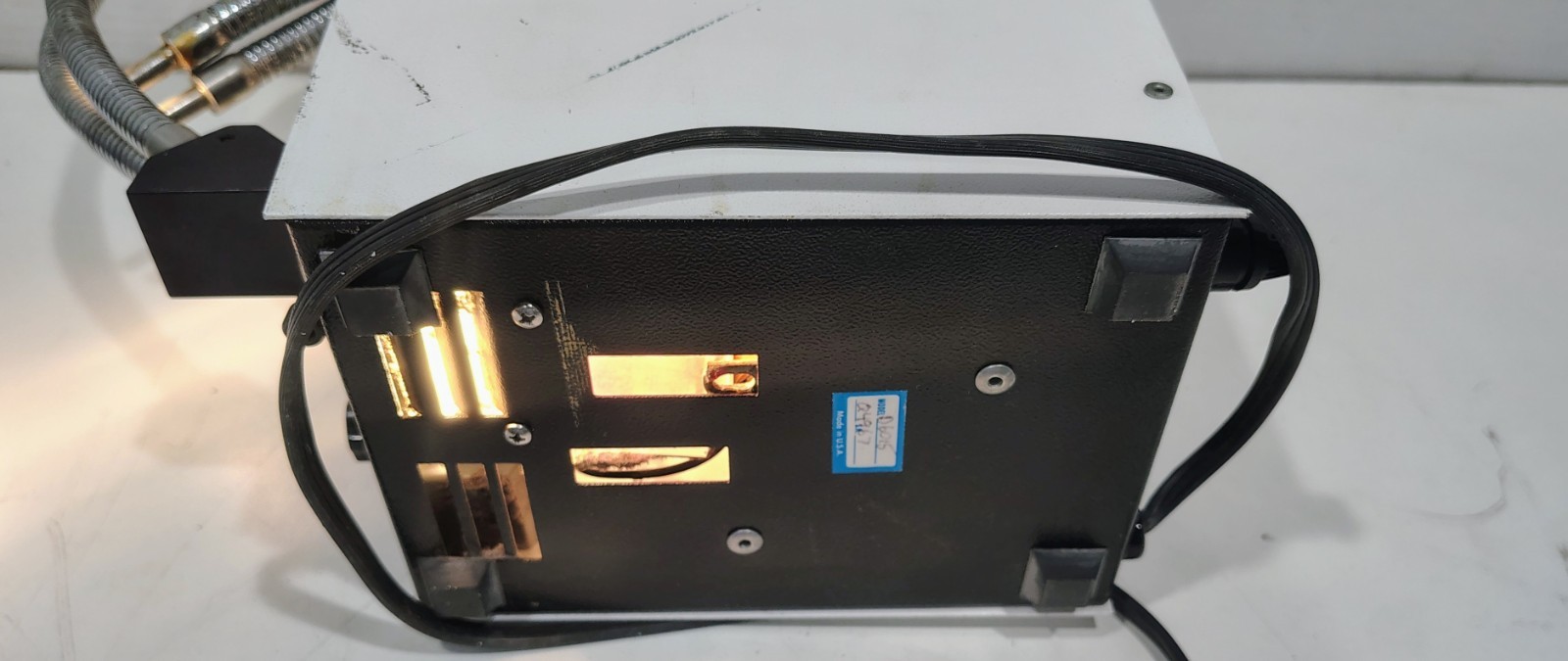 Fiber Optic Illuminator Lite Scope Cold Light Source Generates high-Intensity