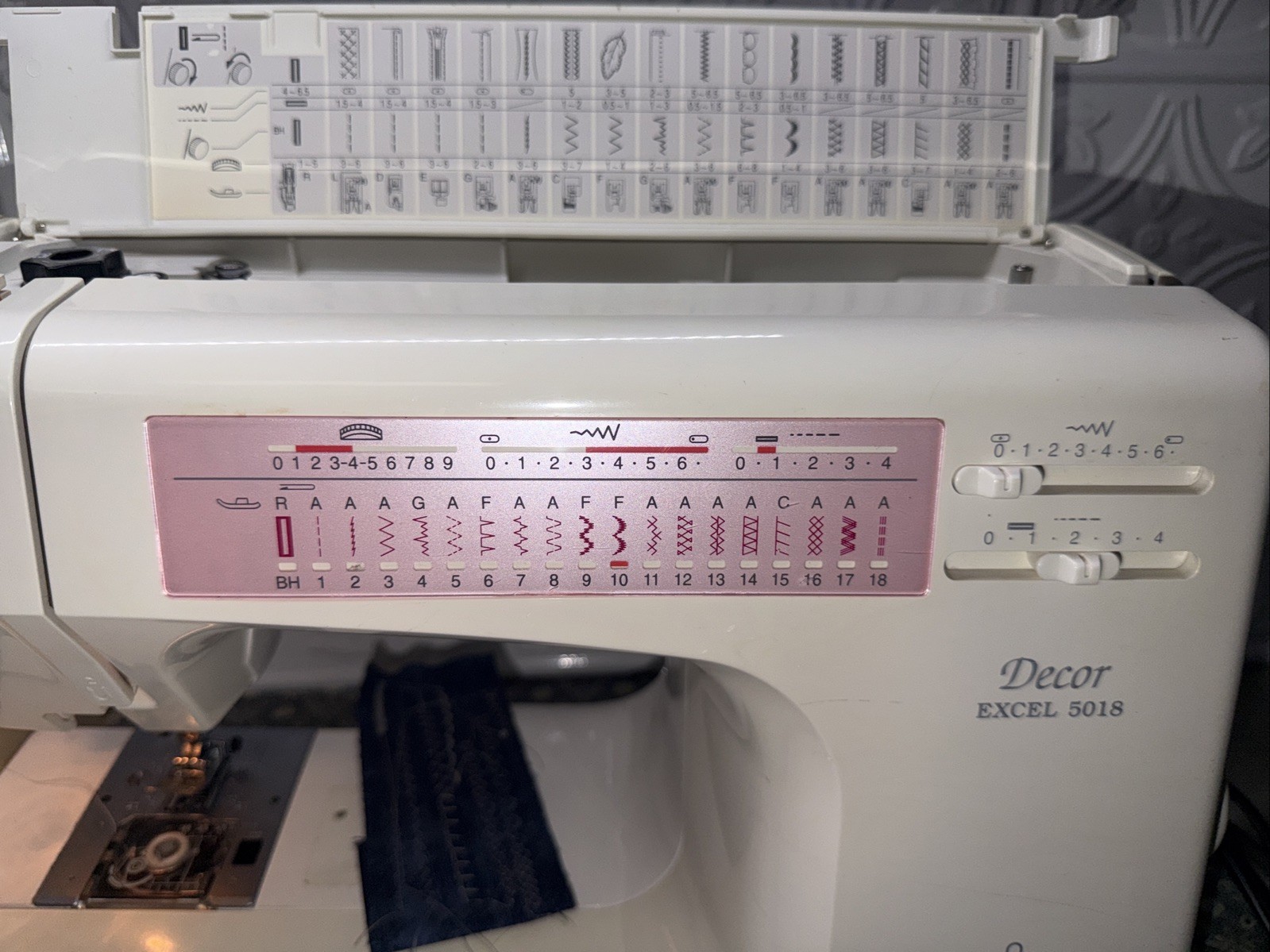 Janome Decor Excel 5018 Sewing Machine. Stitches Great-Reverse Does Not Work.