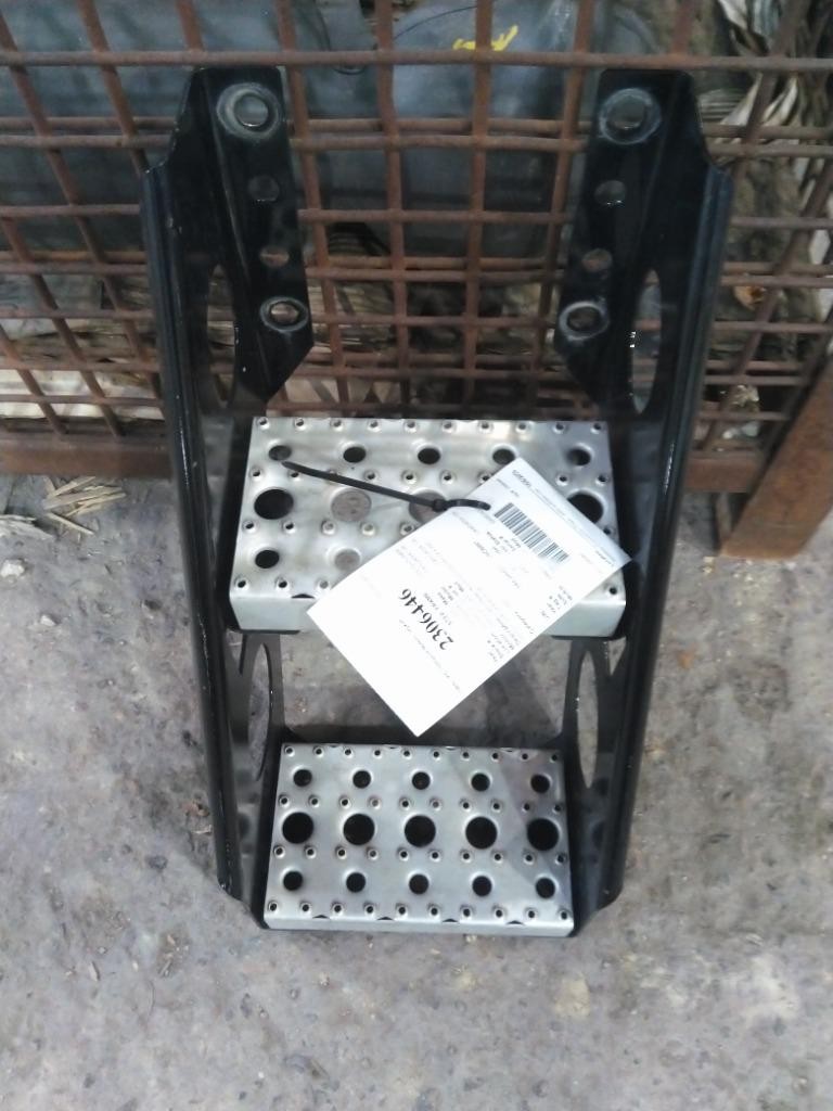 Replaces NA 2022 FREIGHTLINER CASCADIA 126 FRAME STEP ,  MN