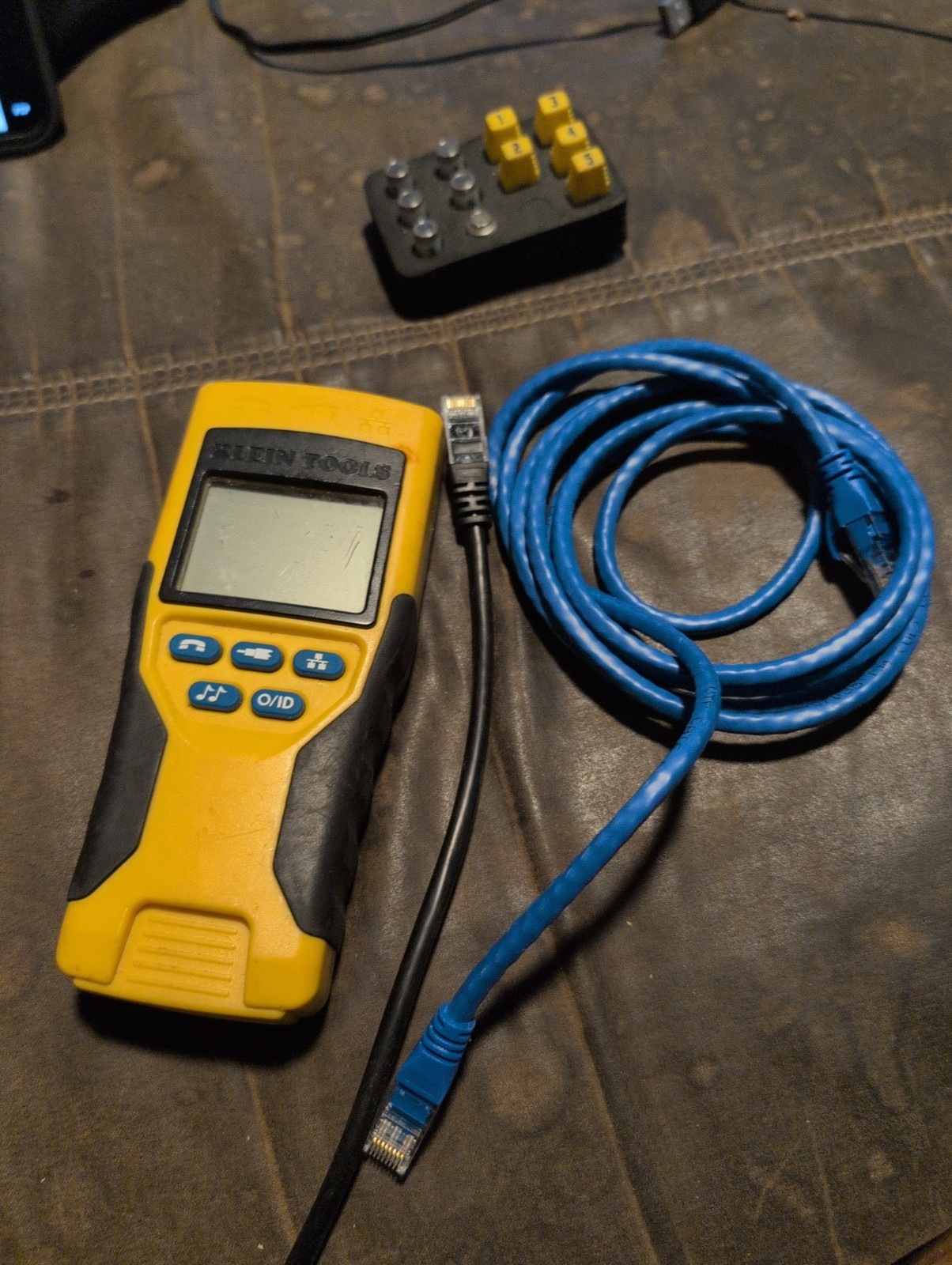 Klein Tools VDV Scout Pro 2 VDV501-098 with RJ45 Location Remotes, Coax Adapter