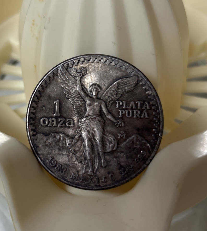 1983 Mexico Libertad 1 oz .999 Fine Silver One Onza Plata Pura Bullion Coin