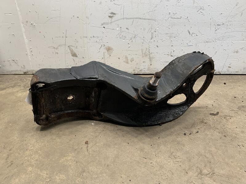 2009 Peterbilt 335 Suspension Bracket 0308403R (641-11881)