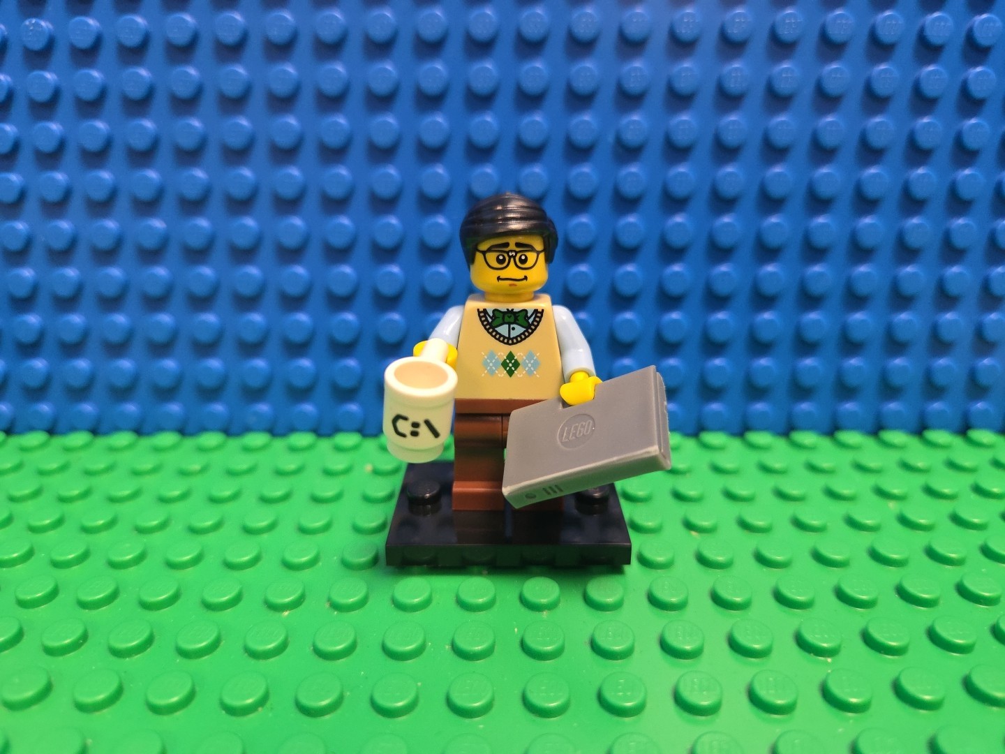 Lego Computer Programmer Minifigure Series 7 Collectible 8831 CMF Lot HTF Rare