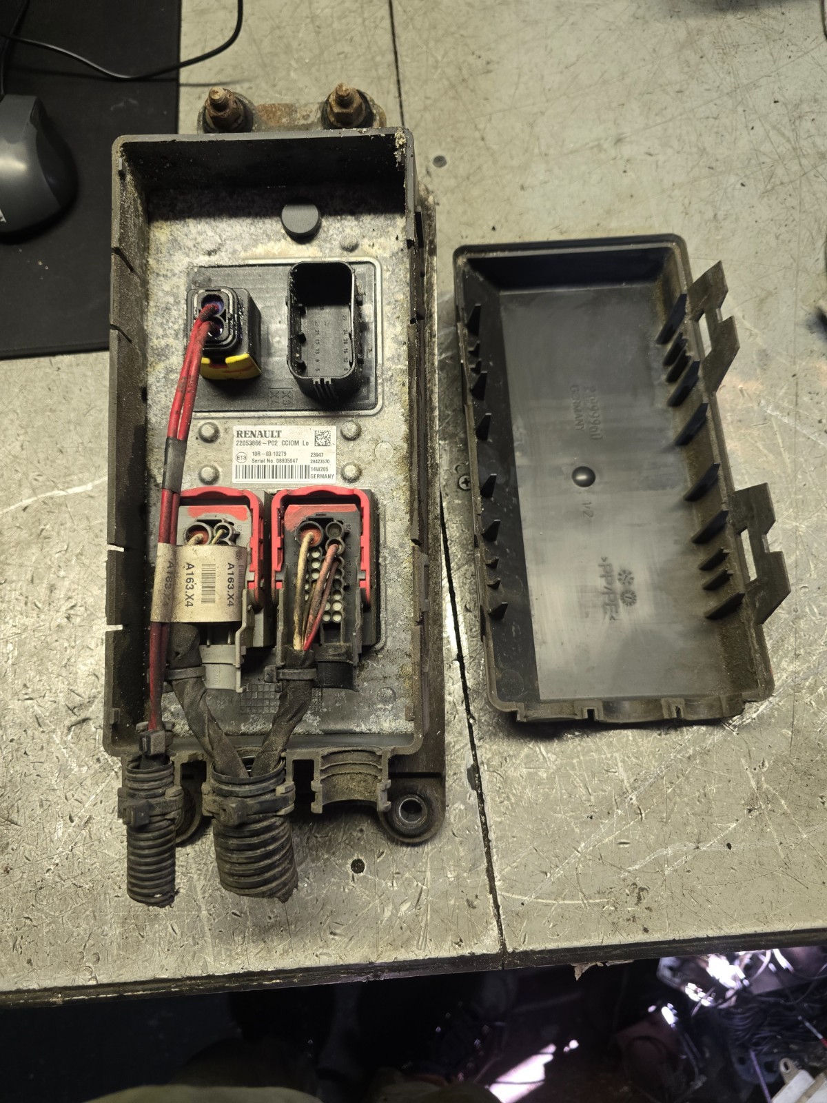 Renault T CONTROL UNIT CCIOM LO  P02 22053866