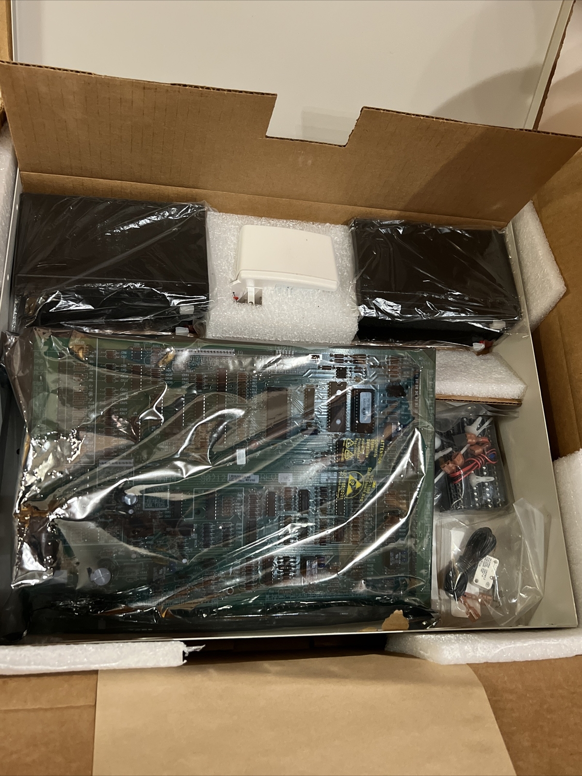 Sonitrol Plus Access Module P/N 09840002 Revision A Access4-S