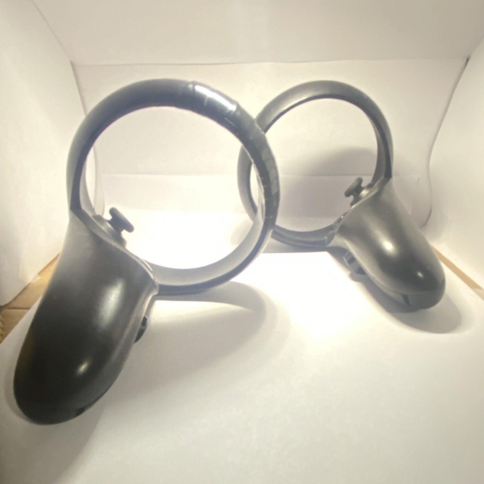 Oculus Quest 1 Standalone VR Headset Black Plastic with Pair of Controllers