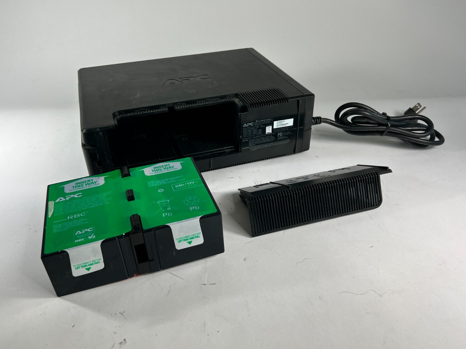 APC Back-UPS XS 1500 UPS Battery Power Supply w/ 2 Batteries