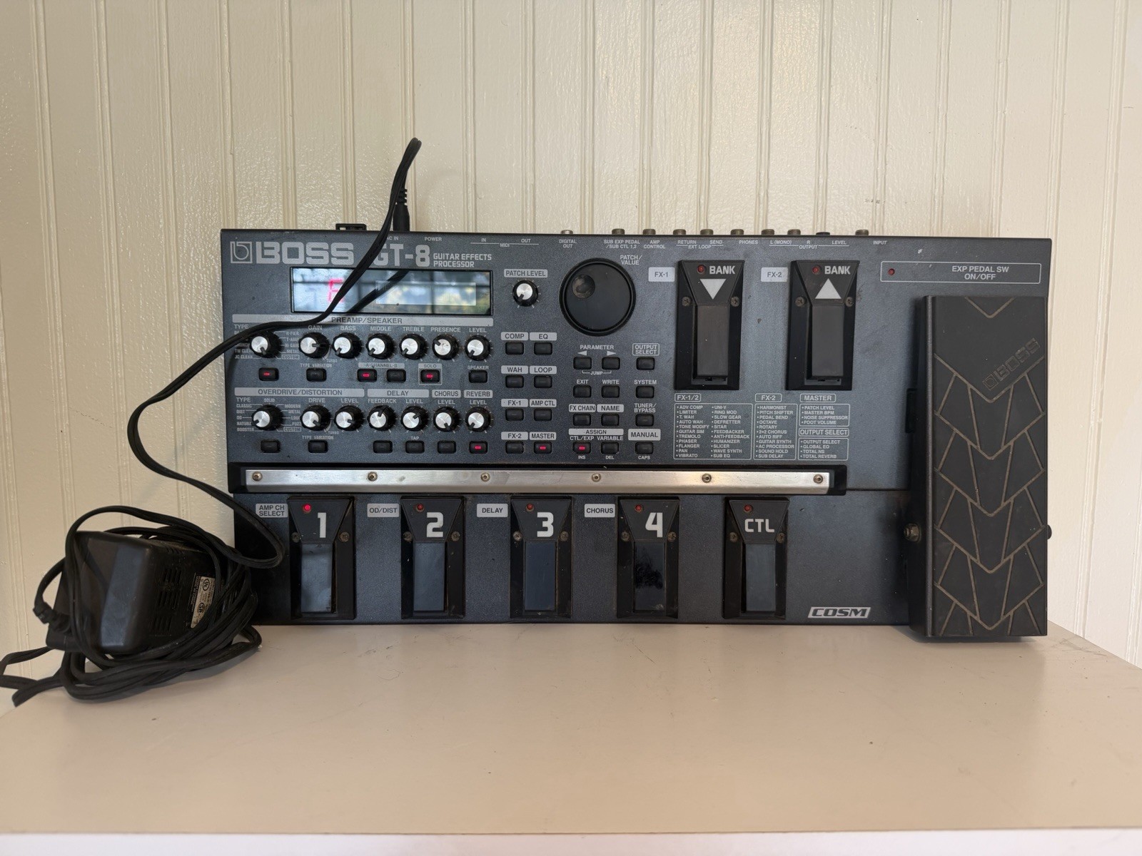 BOSS GT-8 Guitar Effects Processor Multi-Effects Pedal COSM w/ AC Adapter Tested